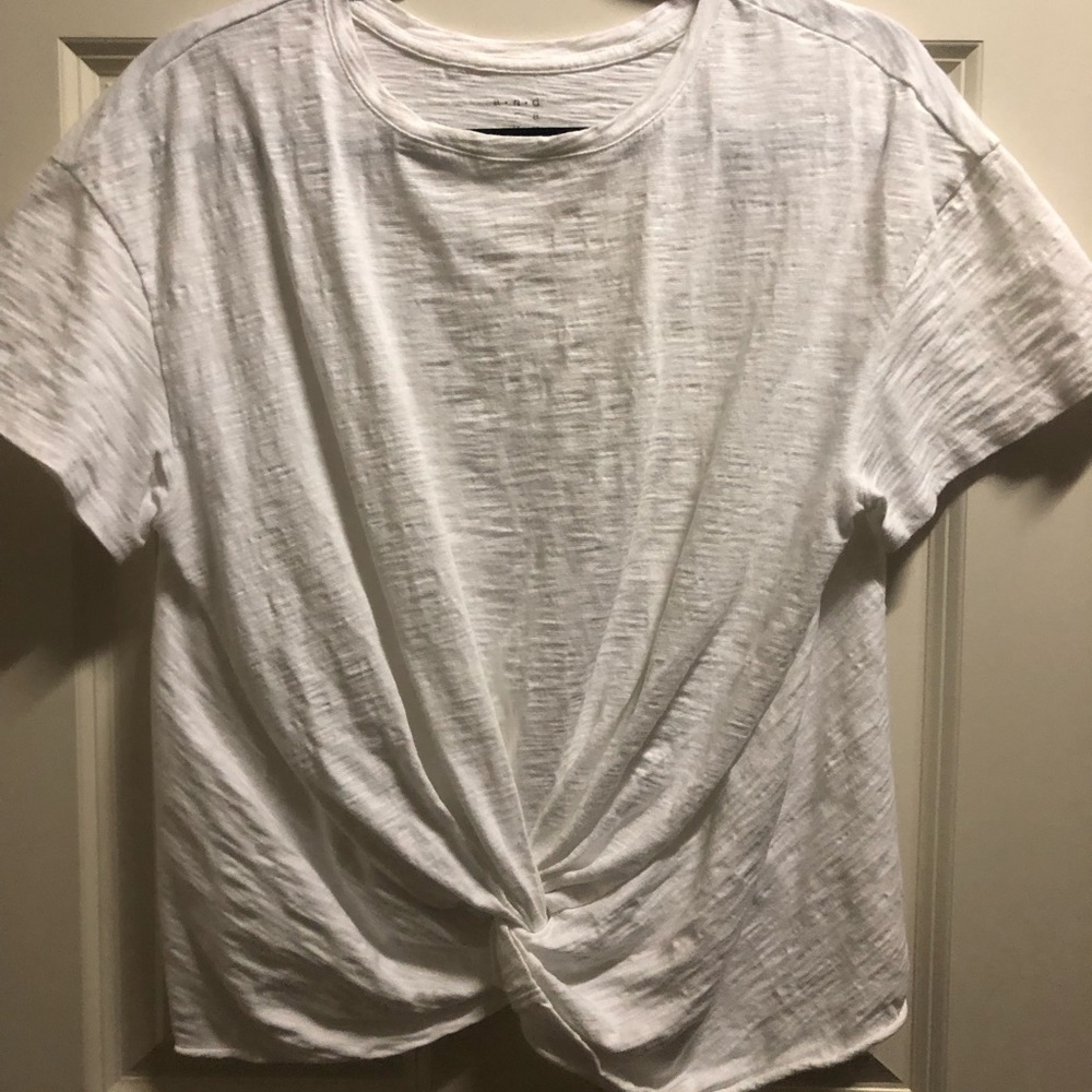 White T-Shirt with Knott on the front